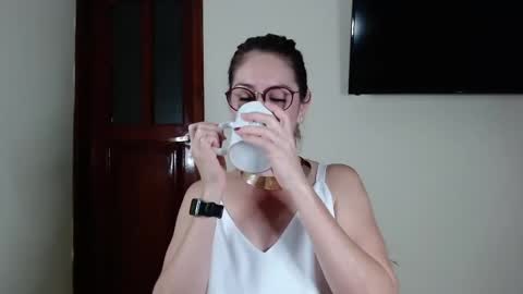 Snapshot of hanny_333 chatting on January 17, 9:28 am hanny_333 online show from January 17, 9:28 am