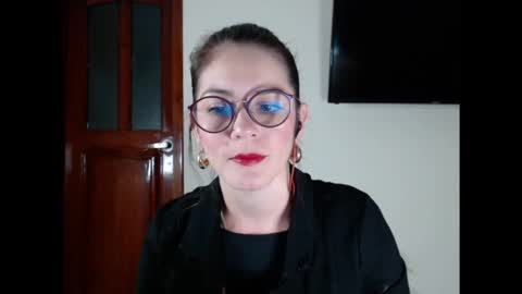 Snapshot of hanny_333 chatting on January 20, 9:56 am hanny_333 online show from January 20, 9:56 am