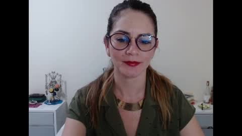 Snapshot of hanny_333 chatting on January 27, 9:34 am hanny_333 online show from January 27, 9:34 am