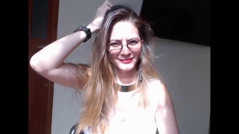 Snapshot of hanny_333 chatting on February 5, 8:04 pm hanny_333 online show from February 5, 8:04 pm