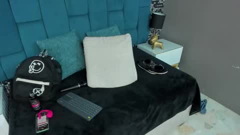 Snapshot of hanny_bliss chatting on December 16, 11:26 am Hanny online show from December 16, 11:26 am