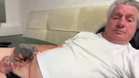 Snapshot of hans66760 chatting on December 7, 6:15 pm hans66760 online show from December 7, 6:15 pm