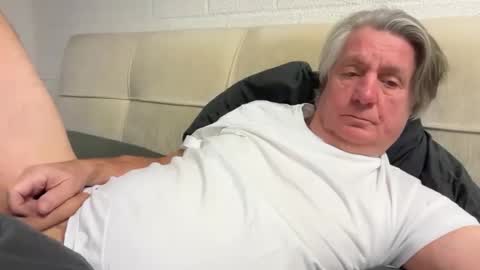 Snapshot of hans66760 chatting on December 19, 7:18 pm hans66760 online show from December 19, 7:18 pm