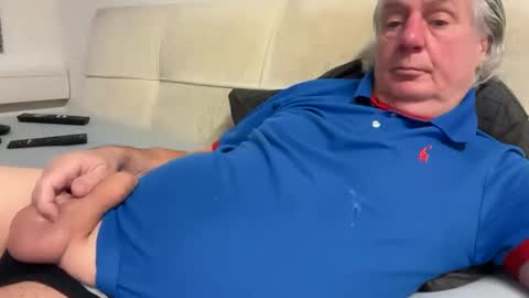 Snapshot of hans66760 chatting on January 1, 4:50 pm hans66760 online show from January 1, 4:50 pm