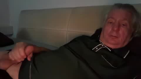 Snapshot of hans66760 chatting on January 6, 11:31 pm hans66760 online show from January 6, 11:31 pm