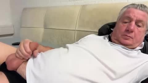 Snapshot of hans66760 chatting on January 29, 9:39 pm hans66760 online show from January 29, 9:39 pm