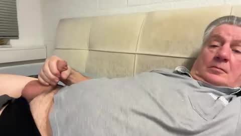 Snapshot of hans66760 chatting on February 8, 8:10 pm hans66760 online show from February 8, 8:10 pm