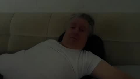 Snapshot of hans66760 chatting on February 15, 9:16 am hans66760 online show from February 15, 9:16 am