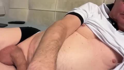 Snapshot of hans66760 chatting on February 15, 6:44 pm hans66760 online show from February 15, 6:44 pm