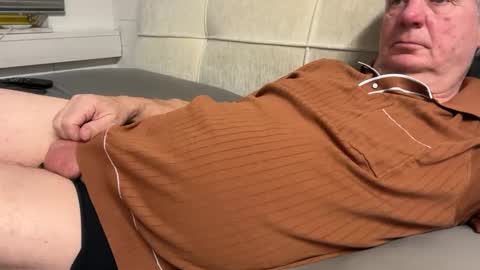 Snapshot of hans66760 chatting on March 9, 7:48 pm hans66760 online show from March 9, 7:48 pm