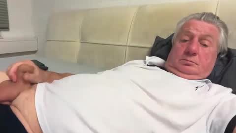 Snapshot of hans66760 chatting on October 3, 5:54 pm hans66760 online show from October 3, 5:54 pm