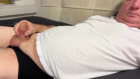 Snapshot of hans66760 chatting on October 15, 6:08 pm hans66760 online show from October 15, 6:08 pm