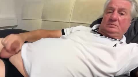 Snapshot of hans66760 chatting on October 18, 6:30 pm hans66760 online show from October 18, 6:30 pm