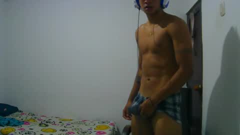 Snapshot of hansel_take chatting on May 9, 6:13 pm hansel_take online show from May 9, 6:13 pm