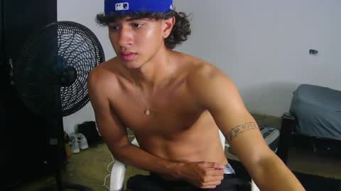 Snapshot of hansel_take chatting on May 28, 9:23 pm hansel_take online show from May 28, 9:23 pm