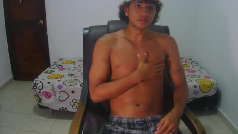 Snapshot of hansel_take chatting on June 5, 4:56 pm hansel_take online show from June 5, 4:56 pm