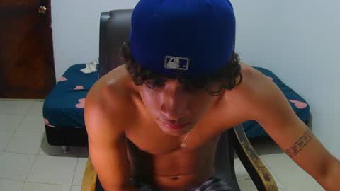 Snapshot of hansel_take chatting on June 24, 10:20 pm hansel_take online show from June 24, 10:20 pm