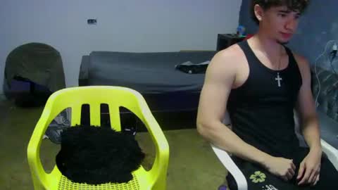 Snapshot of hansel_take chatting on July 7, 2:14 am hansel_take online show from July 7, 2:14 am
