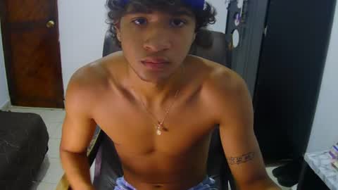 Snapshot of hansel_take chatting on July 13, 4:43 pm hansel_take online show from July 13, 4:43 pm