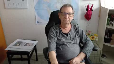 charly online show from February 24, 8:12 am