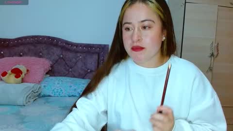 Snapshot of hanssel_tess chatting on October 23, 8:18 pm isabella online show from October 23, 8:18 pm