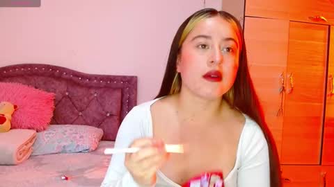 Snapshot of hanssel_tess chatting on October 24, 4:47 pm isabella online show from October 24, 4:47 pm