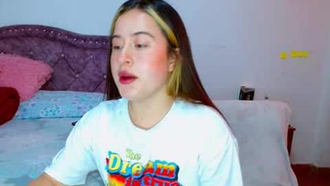 Snapshot of hanssel_tess chatting on November 6, 6:20 pm isabella online show from November 6, 6:20 pm