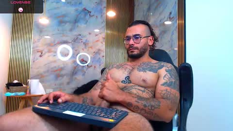 Snapshot of hanz_col chatting on December 26, 4:21 am hanz_col online show from December 26, 4:21 am