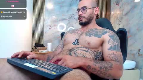 Snapshot of hanz_col chatting on December 30, 1:48 am hanz_col online show from December 30, 1:48 am