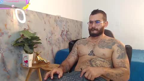 Snapshot of hanz_col chatting on September 24, 11:13 am hanz_col online show from September 24, 11:13 am