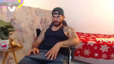 Snapshot of hanz_col chatting on October 1, 11:49 am hanz_col online show from October 1, 11:49 am