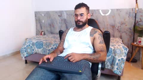 hanz_col online show from November 29, 11:57 am