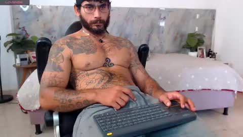 Snapshot of hanz_col chatting on June 9, 5:24 pm hanz_col online show from June 9, 5:24 pm