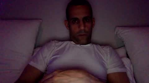 Snapshot of happy2334 chatting on March 24, 2:33 pm skysky6969 online show from March 24, 2:33 pm