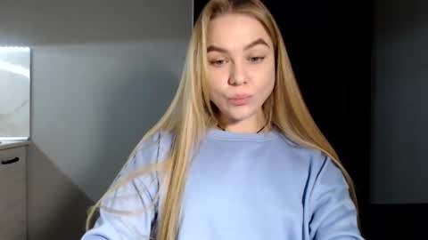 Snapshot of happy_fox_ chatting on December 25, 9:43 pm happy_fox_ online show from December 25, 9:43 pm