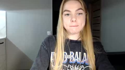 Snapshot of happy_fox_ chatting on January 27, 8:07 pm happy_fox_ online show from January 27, 8:07 pm