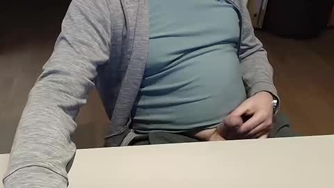 Snapshot of happybugger chatting on January 17, 1:13 pm Cum for you online show from January 17, 1:13 pm