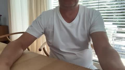 Snapshot of happybugger chatting on May 28, 9:28 am Cum for you online show from May 28, 9:28 am