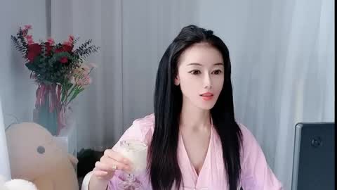 Snapshot of happyflower802318 chatting on May 7, 12:05 am Daisy online show from May 7, 12:05 am