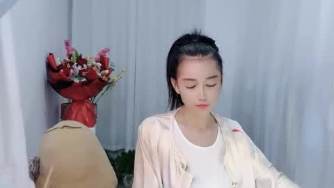 Snapshot of happyflower802318 chatting on May 19, 3:51 pm Daisy online show from May 19, 3:51 pm