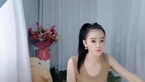 Snapshot of happyflower802318 chatting on May 21, 12:17 am Daisy online show from May 21, 12:17 am
