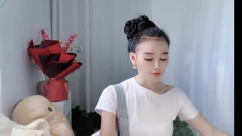 Snapshot of happyflower802318 chatting on May 28, 2:42 am Daisy online show from May 28, 2:42 am