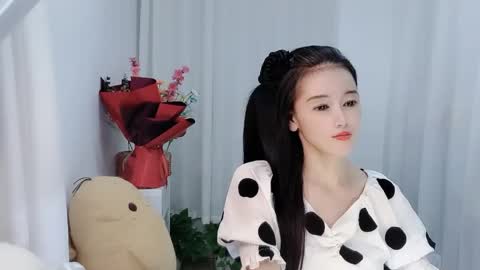 Snapshot of happyflower802318 chatting on May 31, 2:35 pm Daisy online show from May 31, 2:35 pm