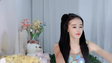 Snapshot of happyflower802318 chatting on June 7, 2:43 pm Daisy online show from June 7, 2:43 pm