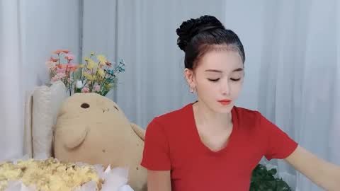Snapshot of happyflower802318 chatting on June 8, 2:28 pm Daisy online show from June 8, 2:28 pm