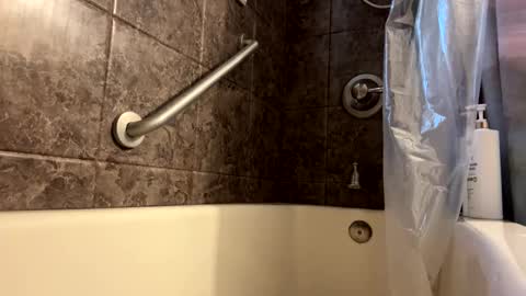 Snapshot of happyhogan1 chatting on February 1, 4:49 pm Jhonassmann12 online show from February 1, 4:49 pm