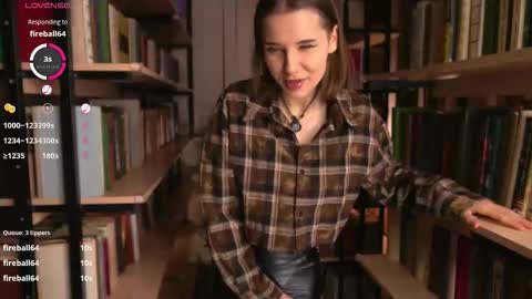 Snapshot of happynewdear chatting on December 4, 1:48 am Evy online show from December 4, 1:48 am