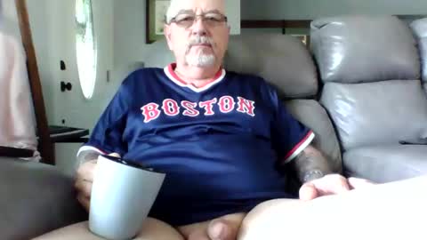 Snapshot of happynudist7373 chatting on June 5, 2:34 pm happynudist7373 online show from June 5, 2:34 pm