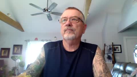 Snapshot of happynudist7373 chatting on June 24, 9:03 pm happynudist7373 online show from June 24, 9:03 pm