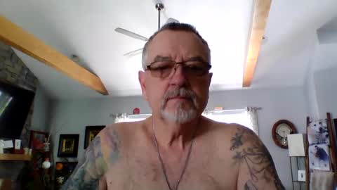 Snapshot of happynudist7373 chatting on July 23, 1:31 pm happynudist7373 online show from July 23, 1:31 pm